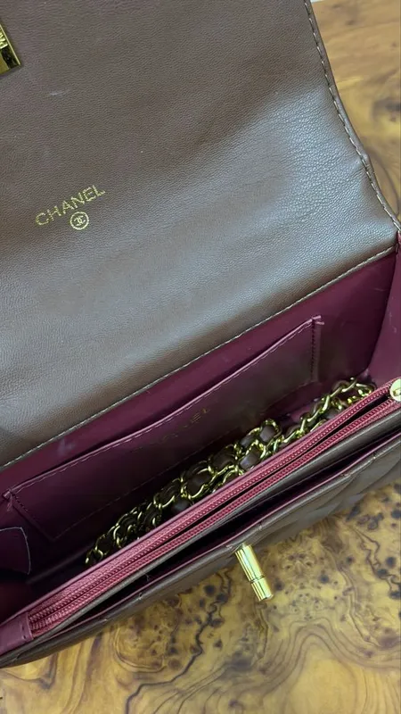 Сумочка Chanel трендовая, со всеми гравировками — фото 2 Сумочка Chanel трендовая, со всеми гравировками — фото 2