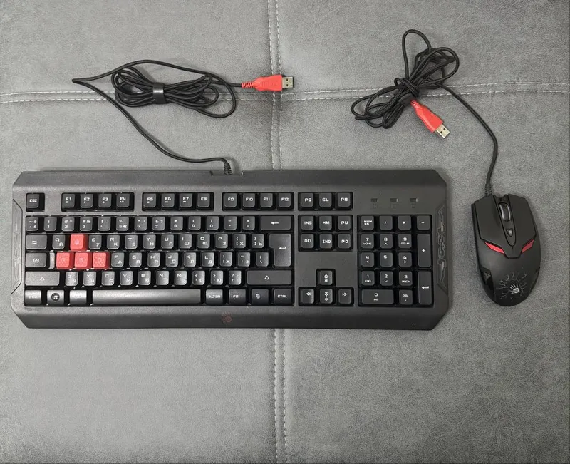 Bloody BI20N игровая клавиатура + игровая мышка 1 Bloody BI20N игровая клавиатура + игровая мышка 1