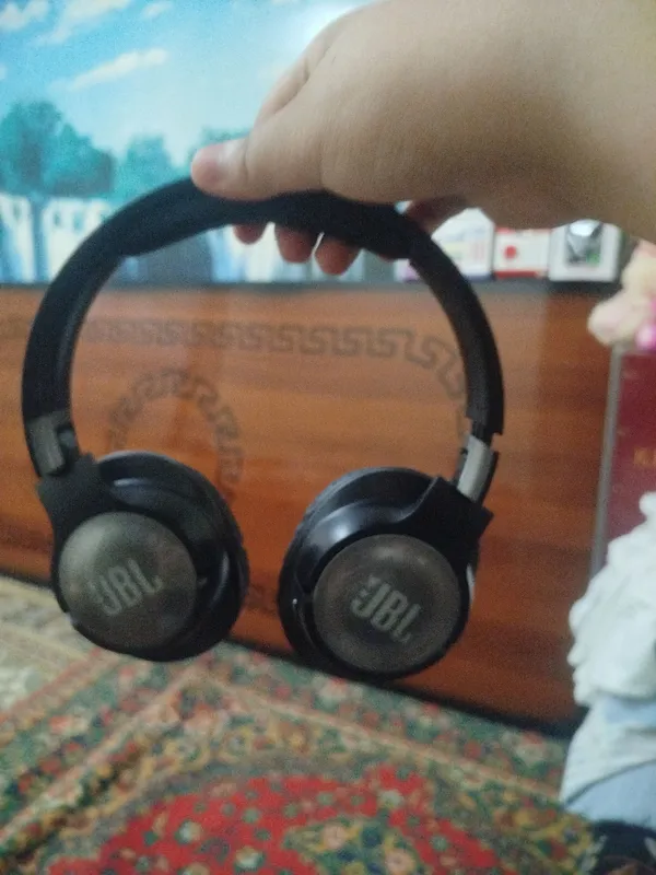 bun fermais JBL karobkasi bor zaradkasi bor