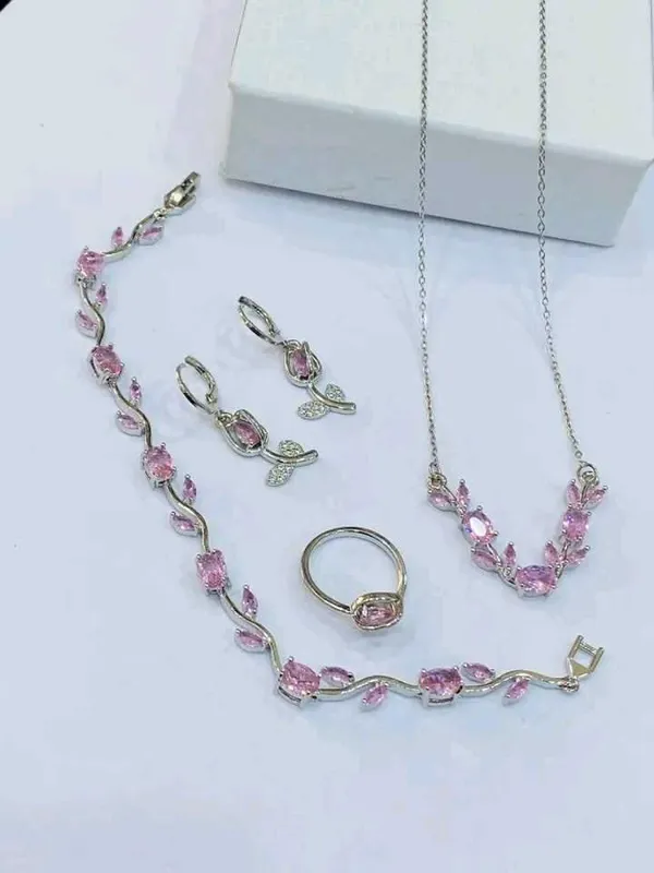 Komplekt premium aksesuarlar
