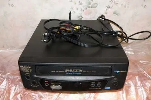 Видеомагнитофон daewoo 2