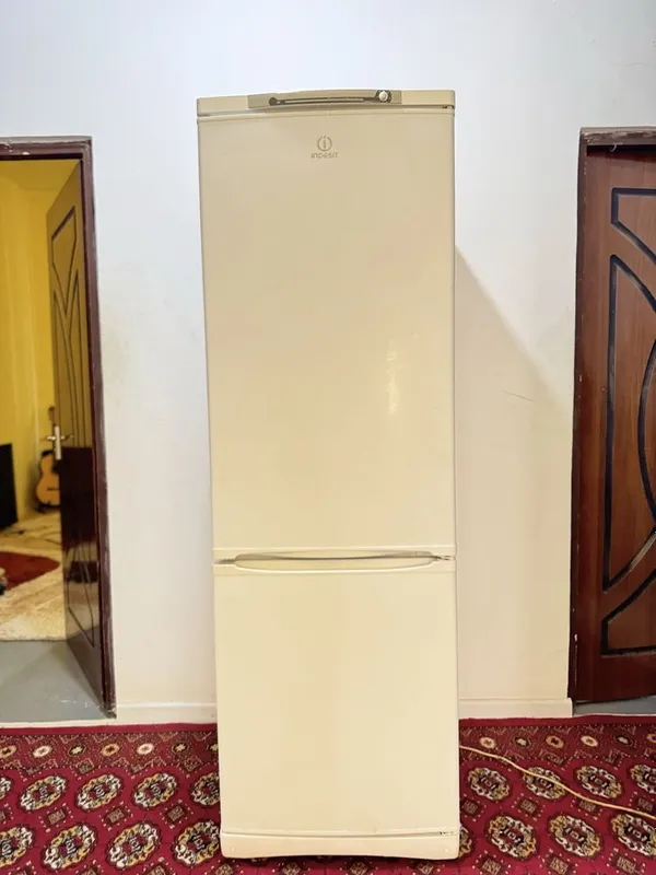 Indesit rabochi holadilnik 1