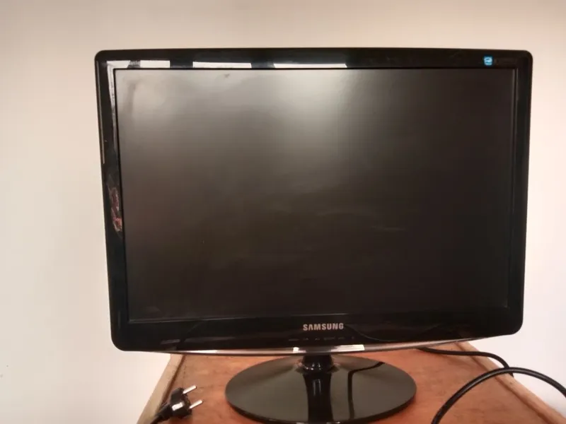SAMSUNG монитор B2230W