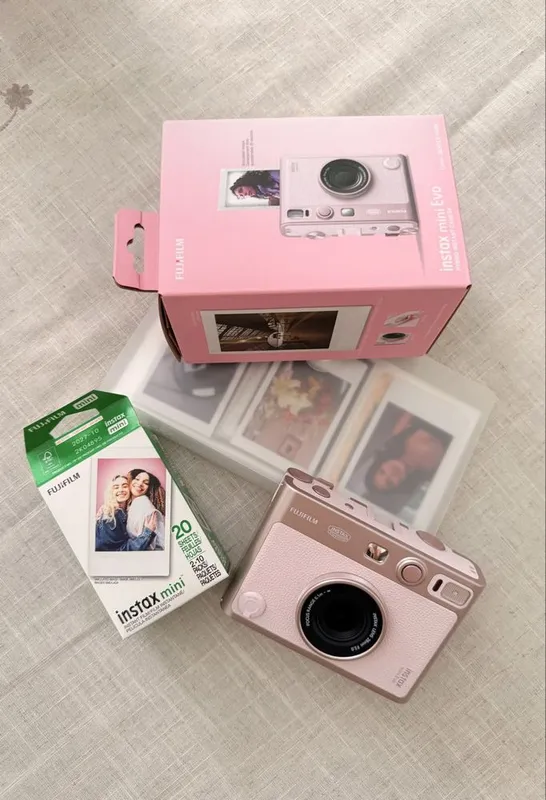 Камера Fujifilm Instax Mini Evo — фото 1 Камера Fujifilm Instax Mini Evo — фото 1