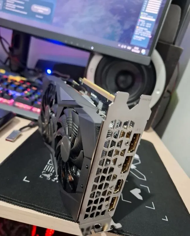 Gigabyte GTX1660 6gb gddr5 192 bit 3
