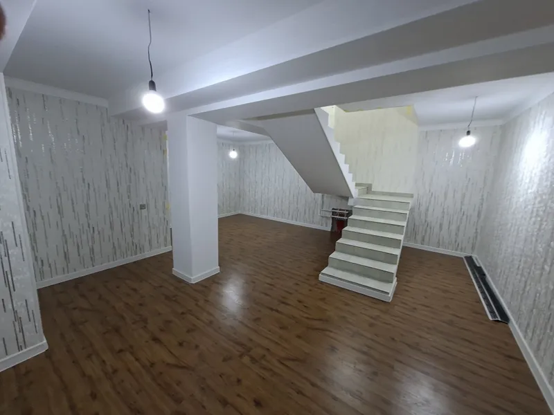 Учаска сотилади 6 хона 8