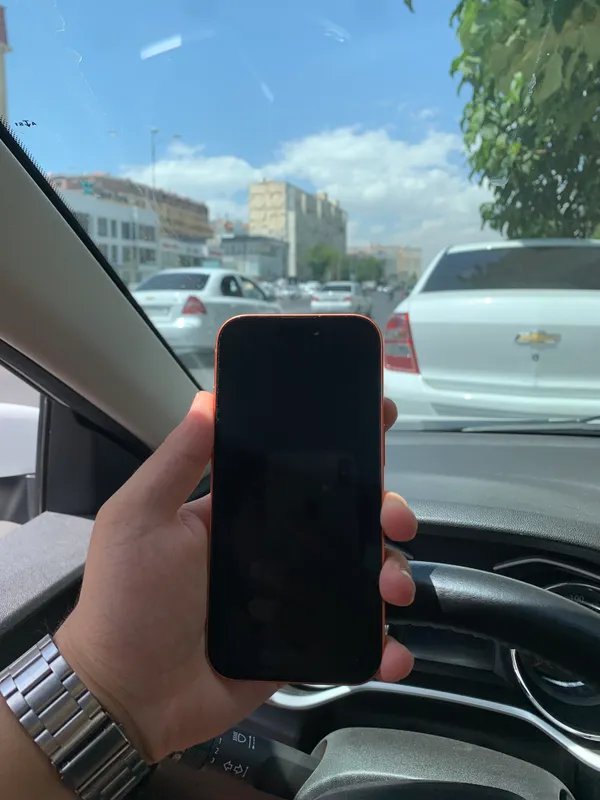 iPhone 17 pro orange 3