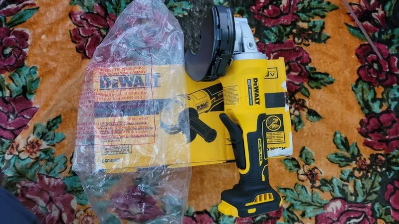 Dewalt DCG408B Балгарка