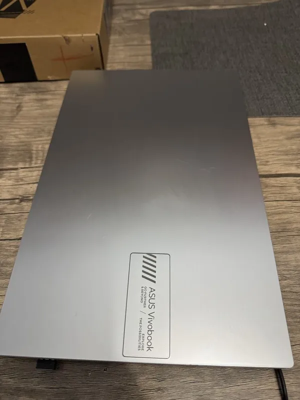 Asus Vivobook ideal holatda 4