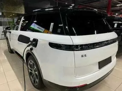 Lyn&Co 900 boshlangich 30% tolov bilan nasiya savdo asosida 2
