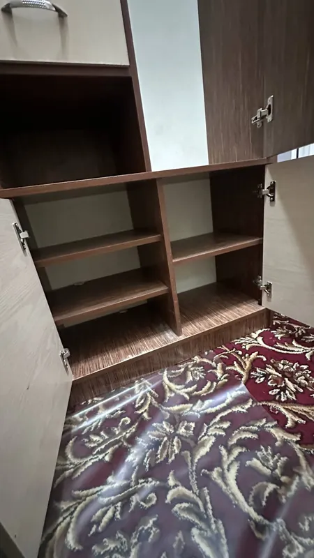 Kirish yo‘lagi uchun shkaf, ozoda va zamonaviy 3