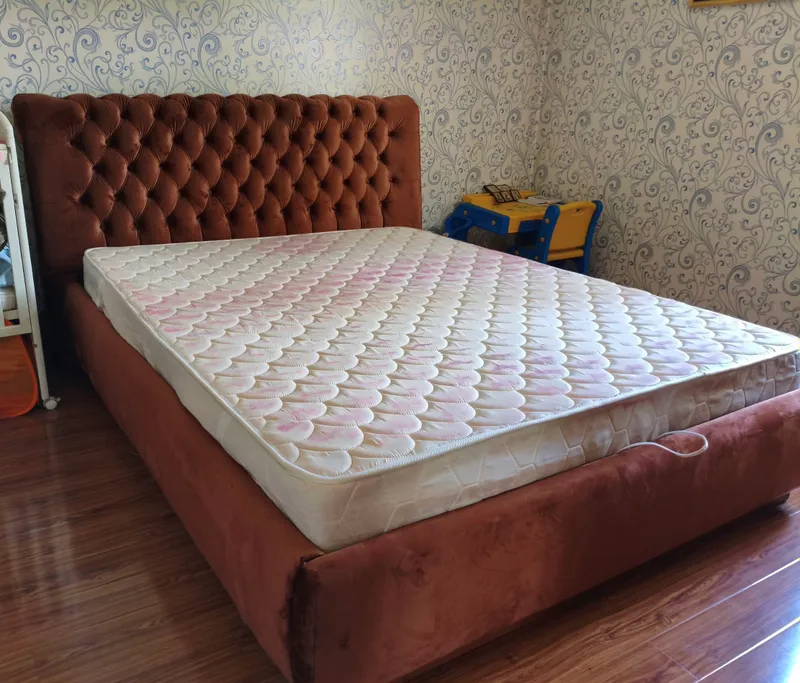 Изготовление и реставрация мягкой мебели.