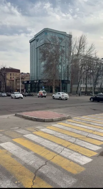 УРАГАН ВАРИАНТ! ПРОДАЖА Здания! СКВЕР А.Темура - 6270м2 (10этаж) 13сот