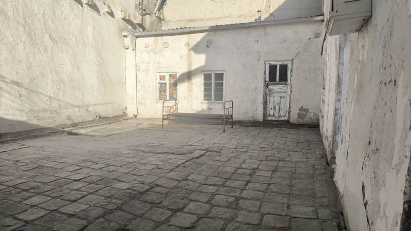 Buxoro eski shahar hovli...