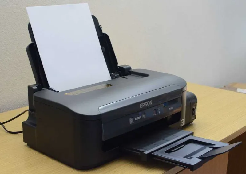 Epson M100 sotiladi