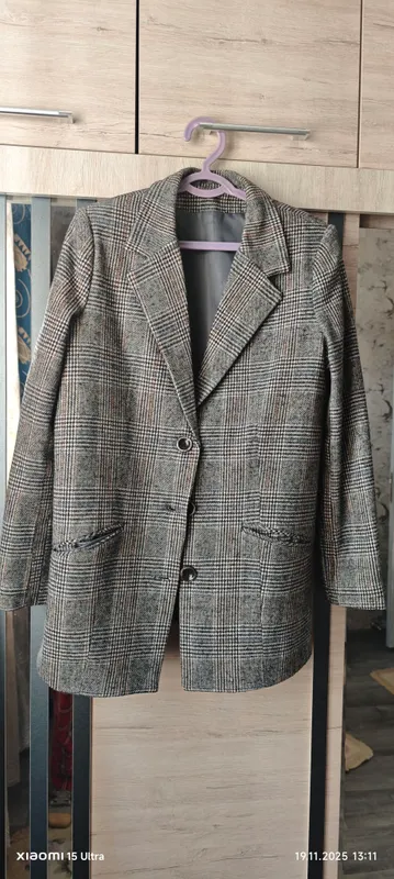 Продаю женский, димисезонный пиджак. С