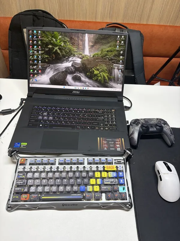 Noutbook-Laptop strong