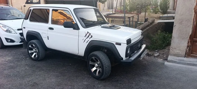 Niva 1985 yilgi 1.800 $ 2 Niva 1985 yilgi 1.800 $ 2
