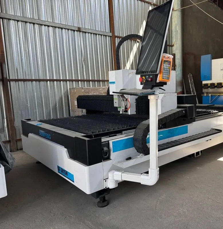 Лазерная резка Senfeng 1500x3000 1.5 kw