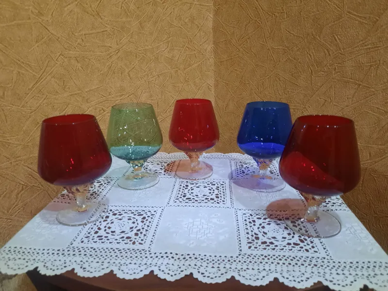Винтажный, редкий набор цветных бокалов, Богемия, Чехословакия, для кр 4 Винтажный, редкий набор цветных бокалов, Богемия, Чехословакия, для кр 4