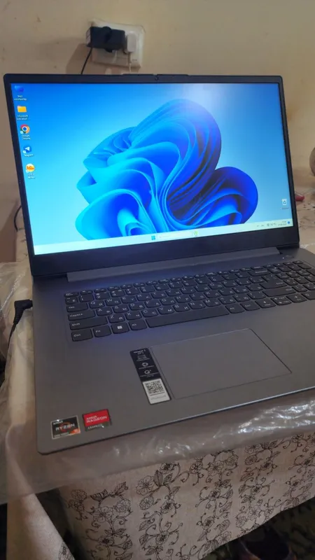 Lenova 17 AMD 5 5000U