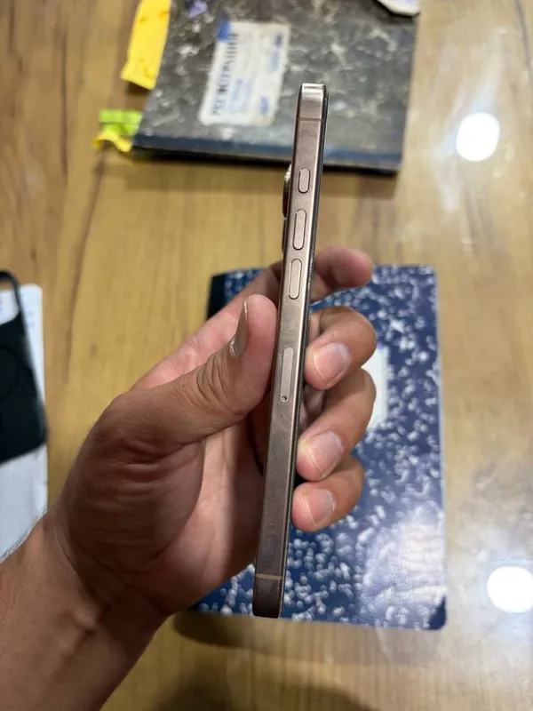 Iphone 16 pro max 7