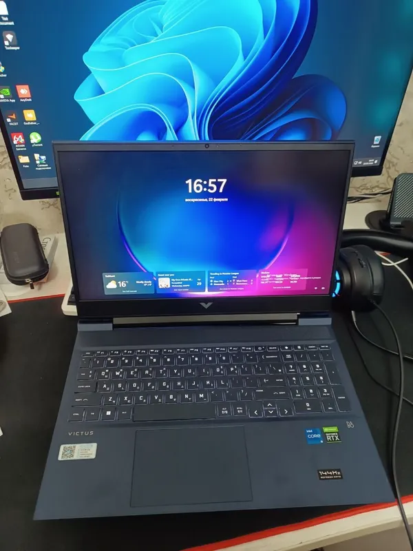 Core i5 12500H SSD 256 Gb DDR 5.. 16 GB qilingan Displey FullHD IPS Le
