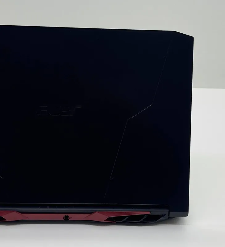 Noutbook sotiladi Aser Nitro gaming 3