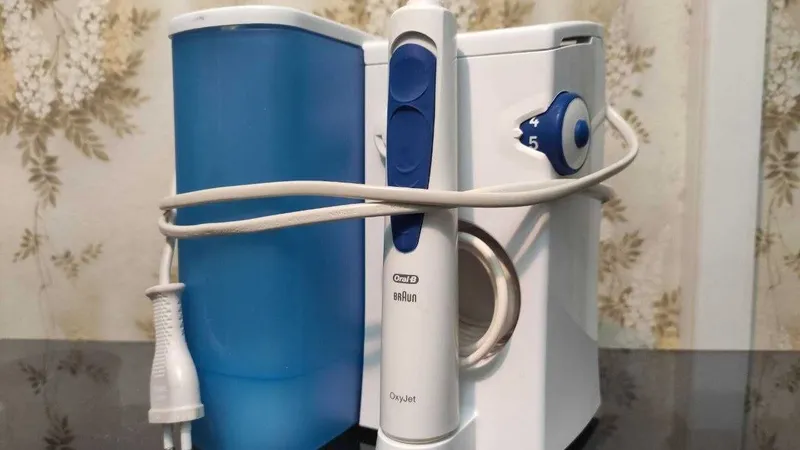 Ирригатор Braun Oral B - для чистки зубов (Германия). — фото 1