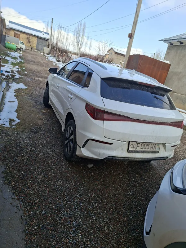 BYD e2 sotiladi afitsalnidan olingan 88000 yurgan kraska bagajda bor — фото 3
