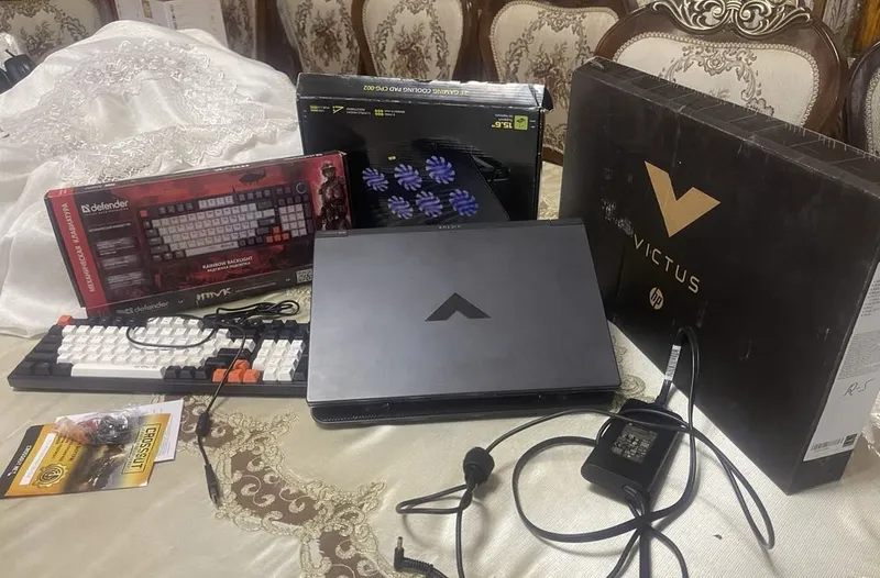 HP VICTUS 15-й серии + механическая клавиатура + охлаждающая подставка 6