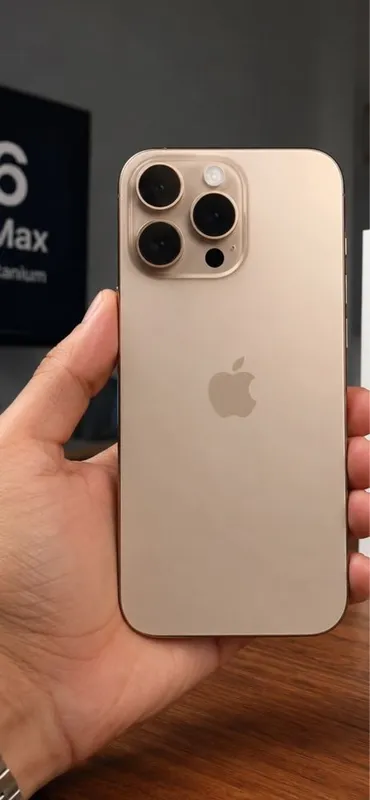 Iphone 16 pro max desert titanium — фото 1