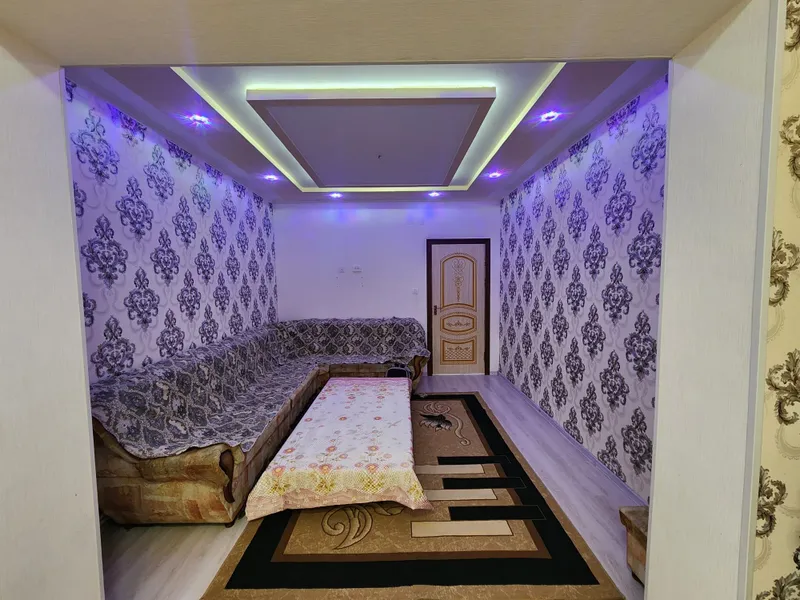 Ugalok divan sotiladi