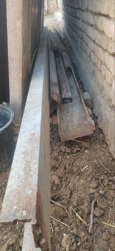Darvoza sotiladi 4×3 qalinligi 0.2 ogirlik 1 tonnacha chiqadi 2