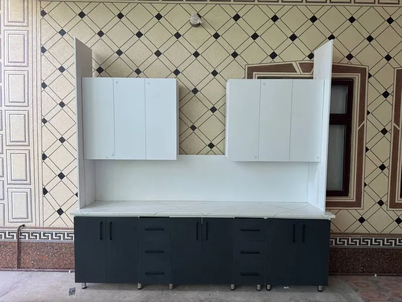 Oshxona mebel haitech srochno sotiladi eni 280 bóyi 3 metr Oshxona mebel haitech srochno sotiladi eni 280 bóyi 3 metr