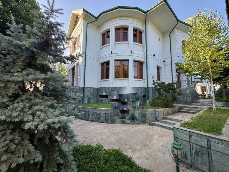 Мирзо Улугбекский район Центр Луначарский Продается Евро дом 24.соток — фото 1