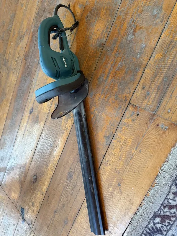 Кусторез электрический Makita UH5261 оригинальный 1 Кусторез электрический Makita UH5261 оригинальный 1