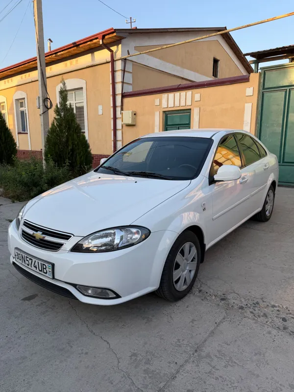 Chevrolet Jentira 2