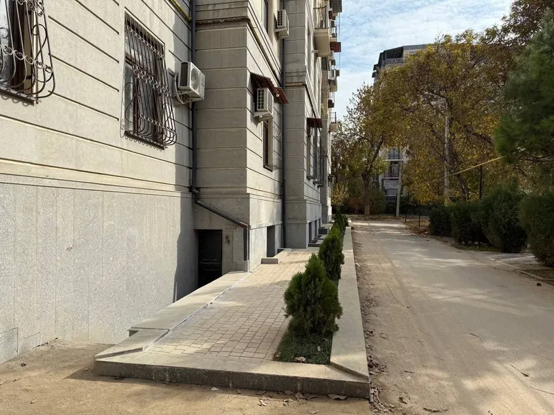 Продаётся нежилое помещение Чиланзарский район медиапарк 1