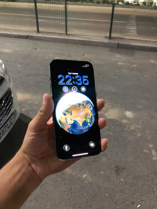 Iphone 13pro max qora 2