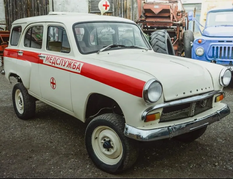 Первий советский лухкавоой автомобиль жип 4х4 москвич м 411. — фото 2