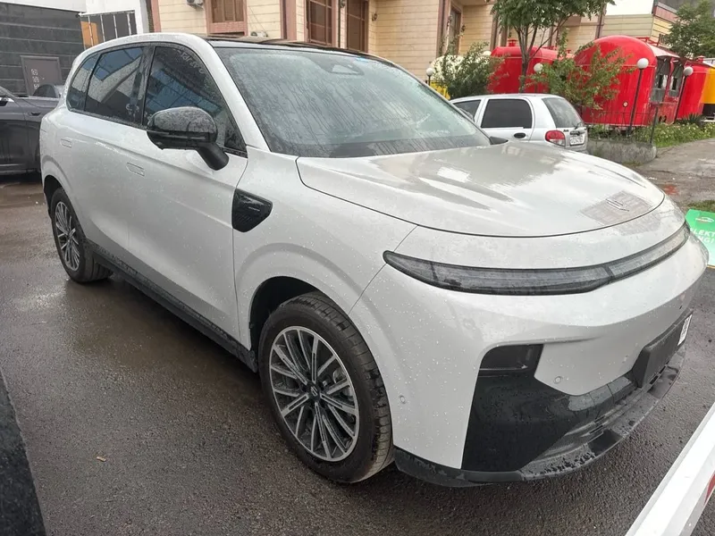 Leapmotor B10 EV 510 km — фото 1