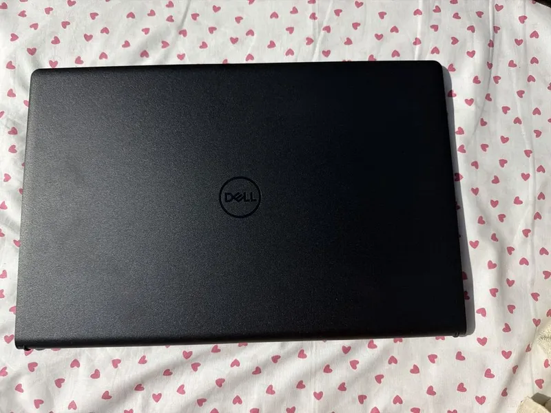 Ноутбук dell новый с коробкой документов 1 Ноутбук dell новый с коробкой документов 1