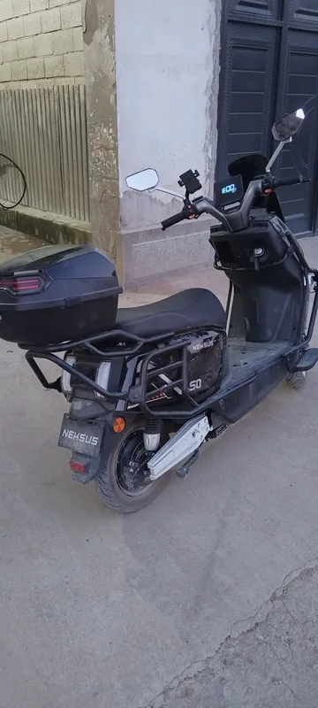 Skutr sotiladi holati yangi 2 Skutr sotiladi holati yangi 2
