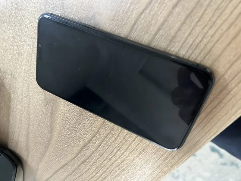 Iphone 11 pro 256GB sotiladi 2 Iphone 11 pro 256GB sotiladi 2