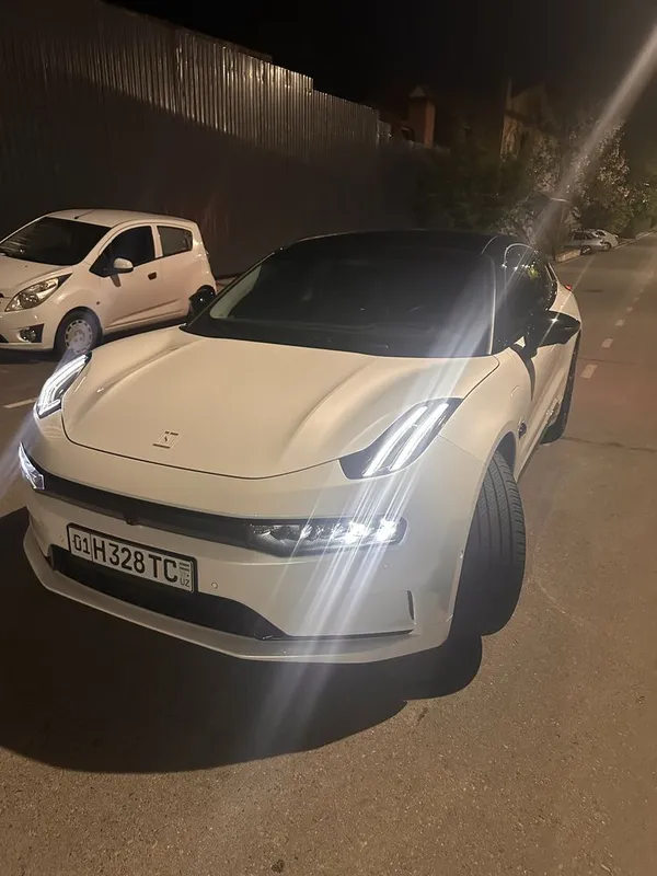 Zeekr 001 U Ze Sport 2023 du rest
