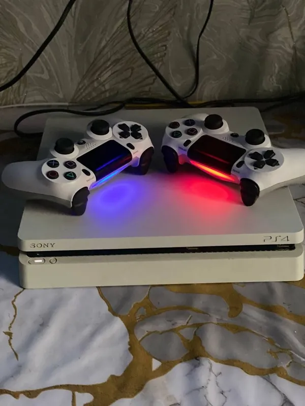Playstation 4 slim — фото 2