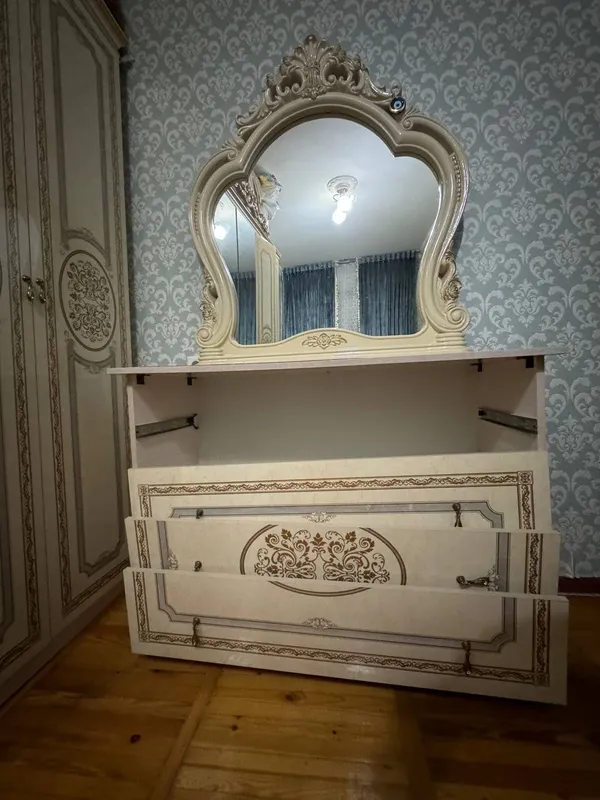 Трюмо для спальни Трюмо для спальни