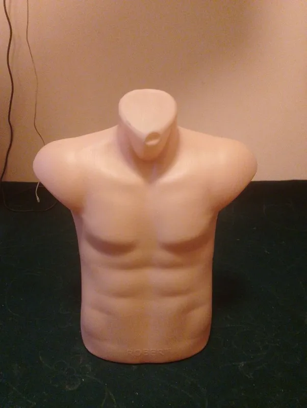 Maniken sotiladi narxi kelishiladi Maniken sotiladi narxi kelishiladi