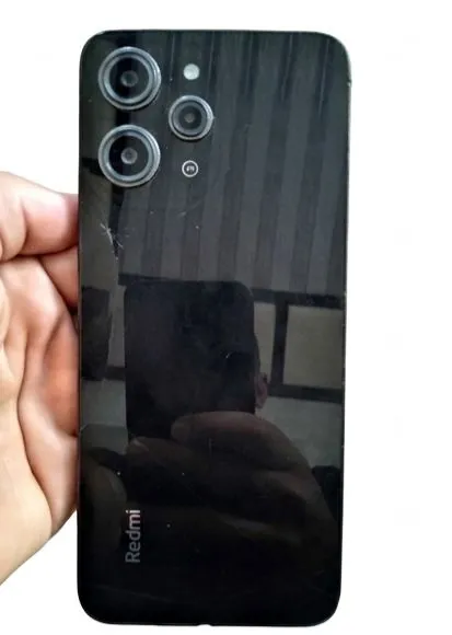 redmi 12 4/128 gb  xech qayiri alishmagan 1